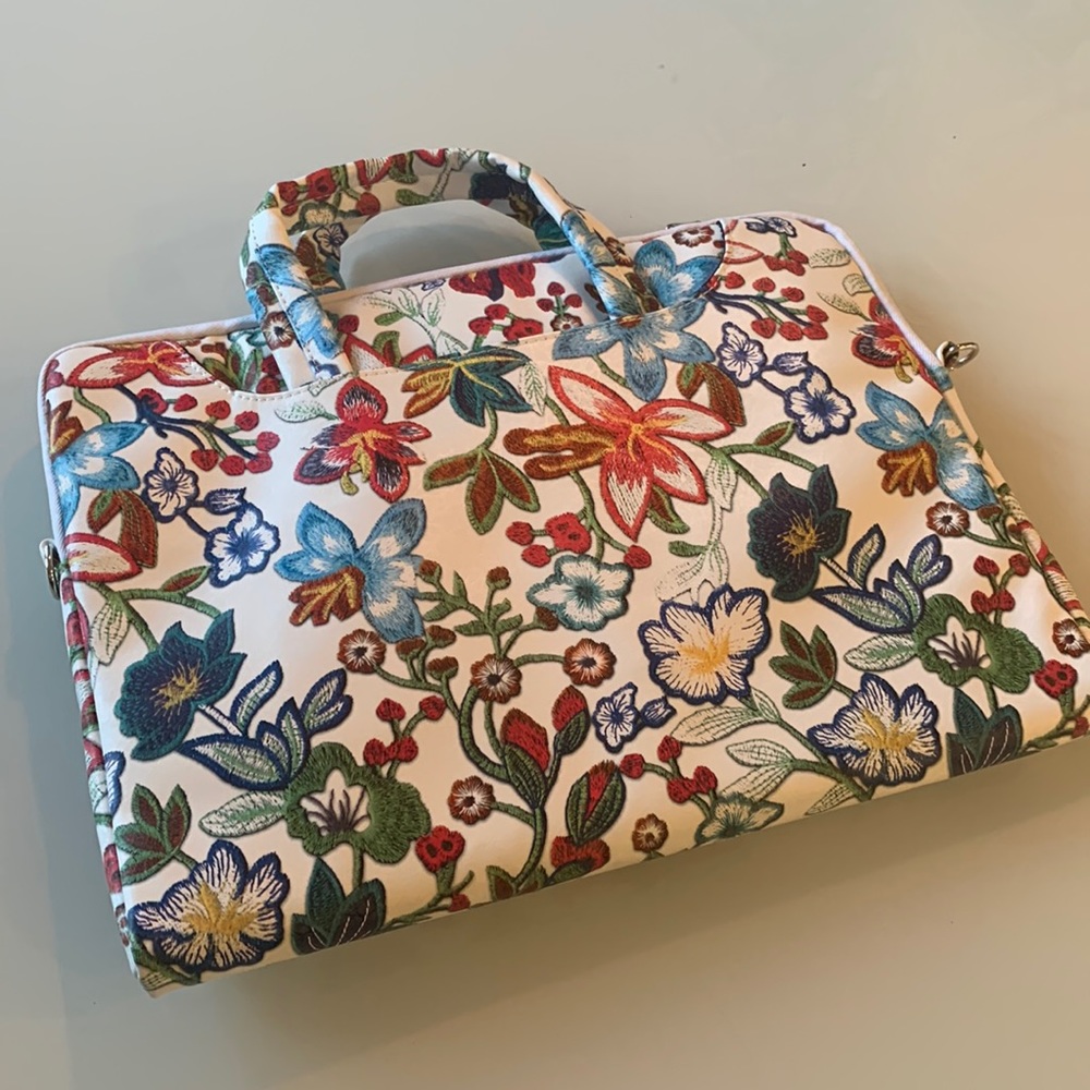 Computer bag (measures 10.5” by 14”)